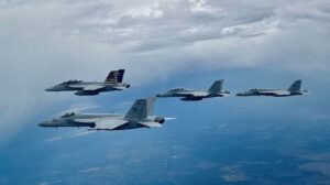 雷神完成FA-18EF超级大黄蜂先进电子战原型评审