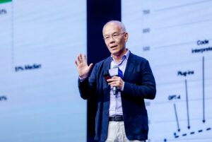 张宏江：AI代理将重塑企业流程，催生“超级个体”新模式