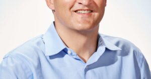 KKR任命前AWS CEO领导AI技术战略