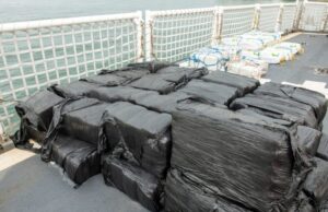美国军机袭击多米尼加附近贩毒船，缴获千公斤可卡因