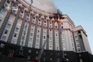 俄用“伊斯坎德尔”巡航导弹袭击乌内阁大楼