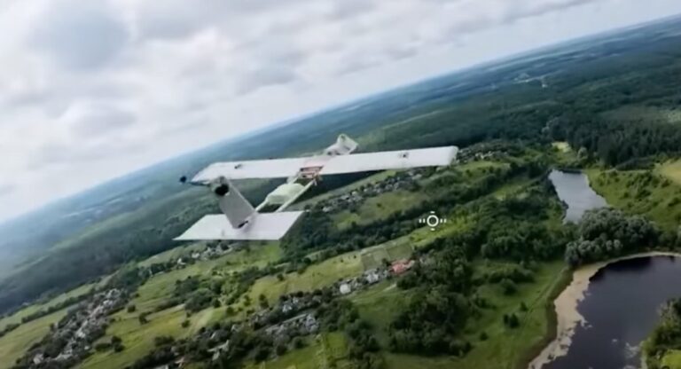 乌无人机精准打击俄昂贵防空雷达，战力大减