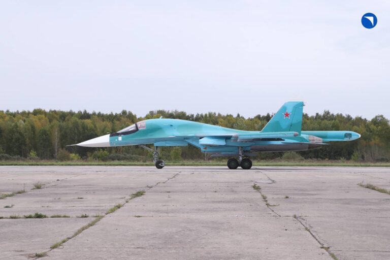 俄联合飞机公司交付新一批苏-34战斗轰炸机