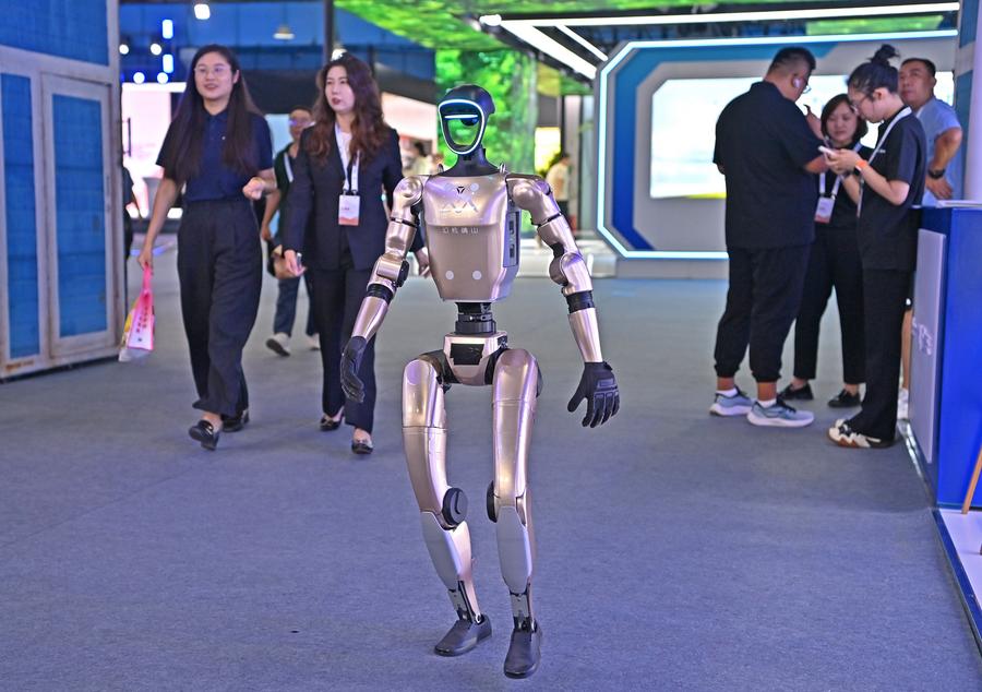 工业互联网助力中国智能制造与零碳转型