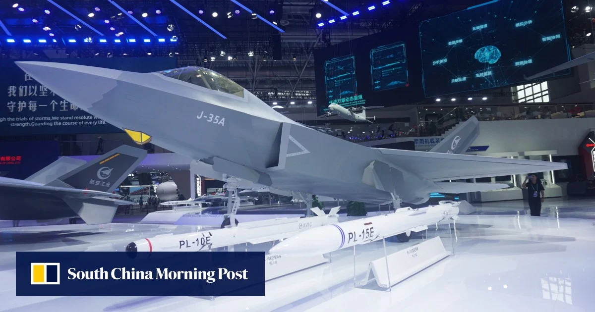 中国J-35舰载隐身战机可携带6枚导弹，央视披露