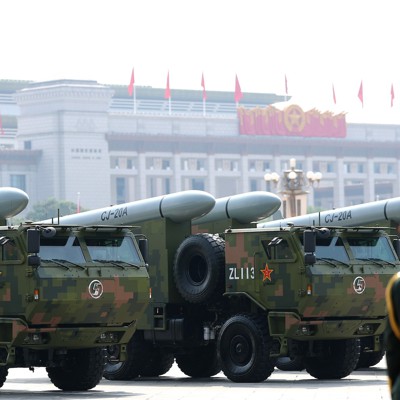中国阅兵展示新导弹，提升核常威慑能力