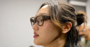Meta推出新款Ray-Ban眼镜，实时显示对话字幕