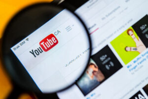 YouTube Music测试AI主播功能，挑战Spotify AI DJ