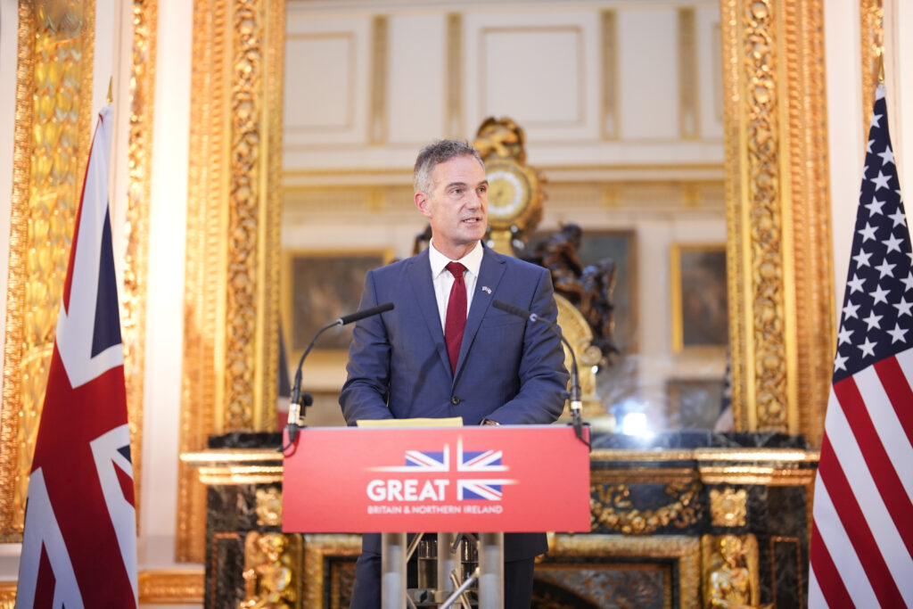 英美科技协议不影响英国AI立法，贸易大臣称