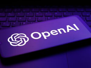 OpenAI联手苹果供应商开发便携AI设备