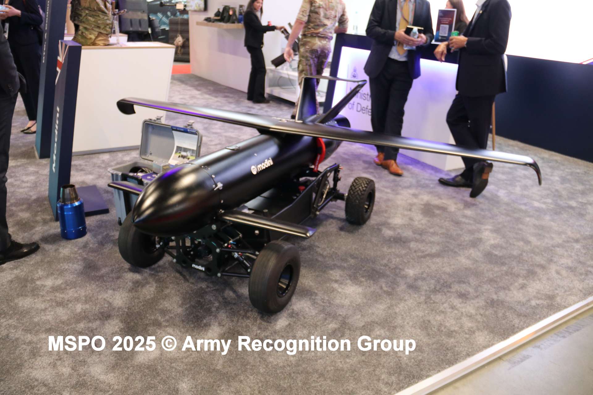 英新型DART 250无人机展现多角色作战能力