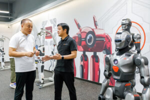 众擎机器人创始人：限制行业发展的不是交付，基础打好，市场随之而来