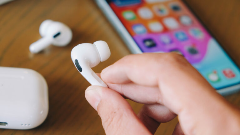 苹果新款AirPods Pro将引入健康传感器与实时翻译功能