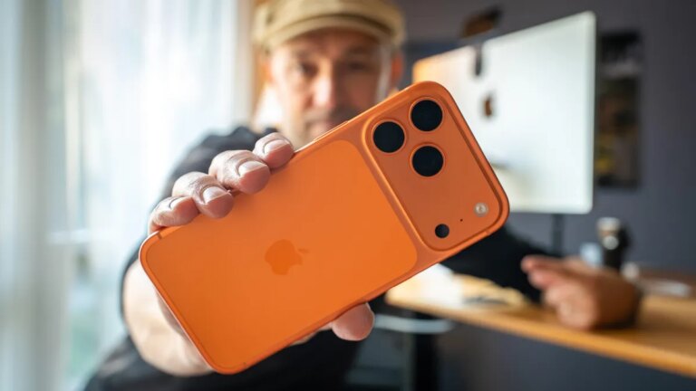 苹果新iPhone软件升级未达预期，AI功能仍需第三方支持