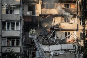 俄罗斯大规模无人机袭击乌克兰，夜间发射810架无人机