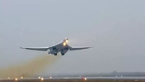 俄Tu-160轰炸机参加“西方-2025”军演，演练发射巡航导弹