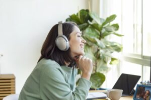 多数人认为AI提高工作效率，Ibec调查结果公布