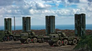 乌克兰无人机摧毁俄罗斯S-400防空系统组件