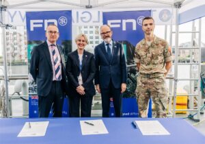 英国防部授予FN UK十年合同，提升军火性能与可靠性