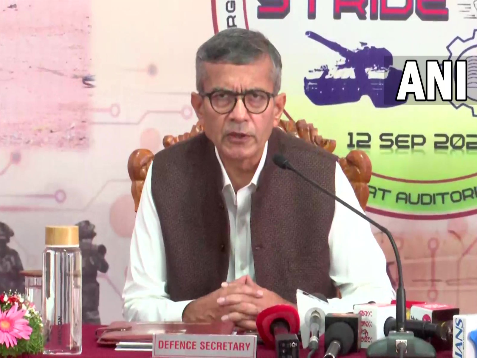 国防秘书：电子设备将用于国防与民用双重领域