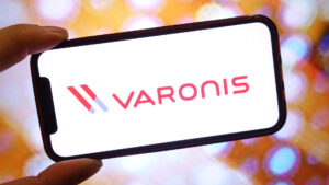 Varonis收购AI邮件安全公司SlashNext，强化多渠道威胁防御