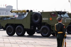 中国展示新型武器，传递全面威慑信号