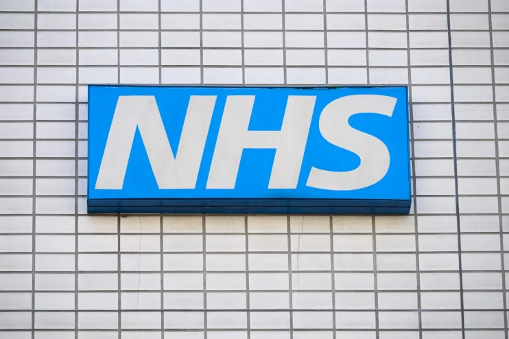英政府成立委员会加速NHS人工智能应用
