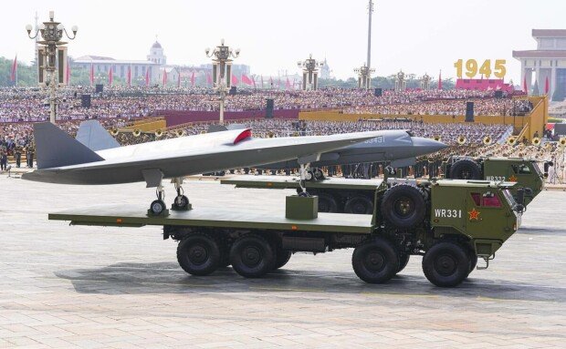中国展示先进洲际导弹和高超音速武器