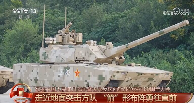 讲武谈兵｜向左走？向右走？从阅兵100坦克聊聊第四代坦克的发展