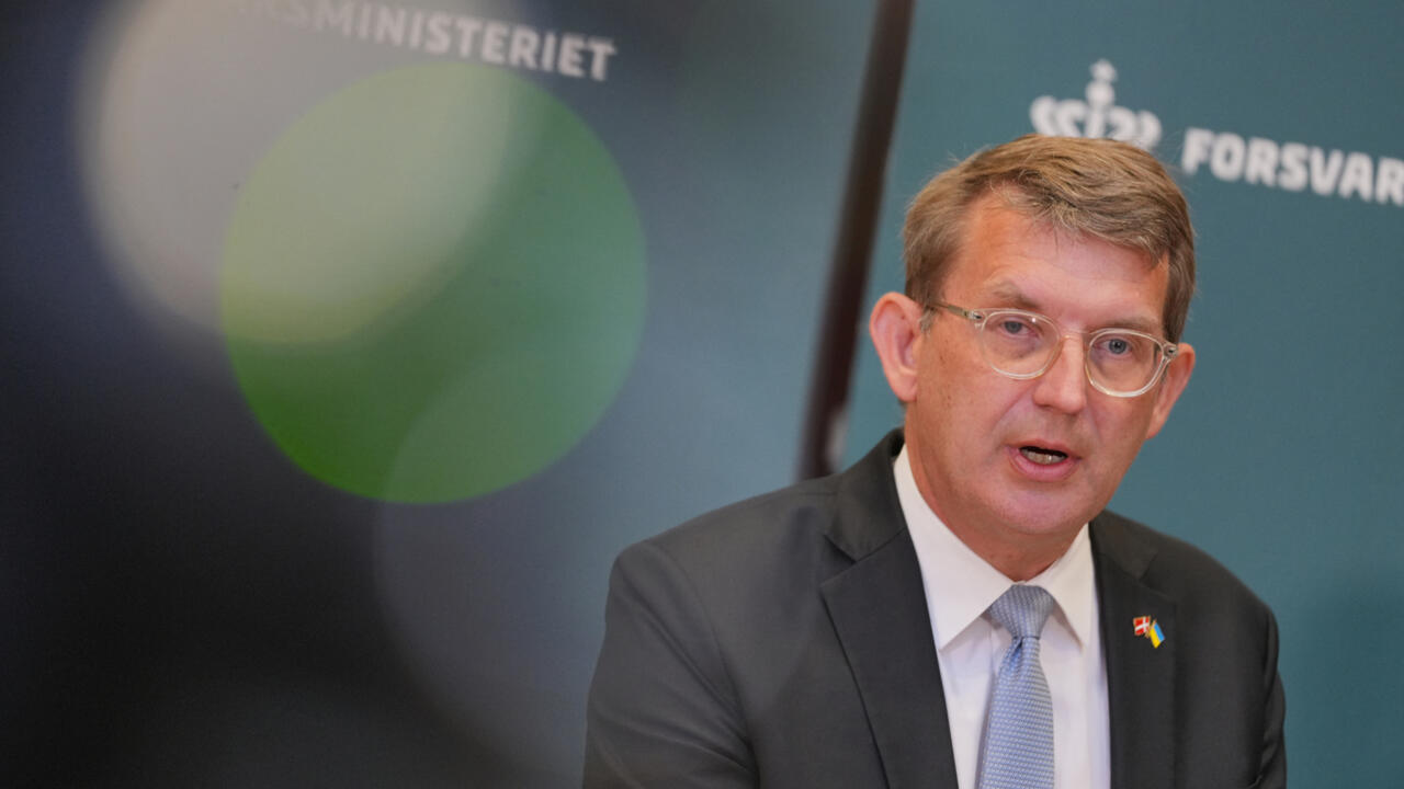 丹麦最大军事基地遭无人机侵扰，疑为俄罗斯所为