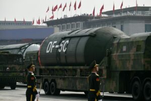 北京展示新型无人机、导弹和激光武器
