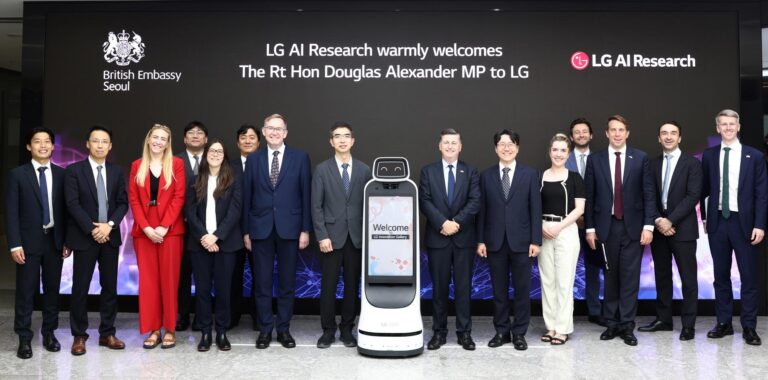 英贸易大臣访LG，伦敦交易所AI服务即将启动