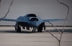 中国J-36隐形战机欲在美F-47服役前称霸天空