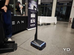 xLean TR1：观察学习你的清洁习惯，智能机器人吸尘器
