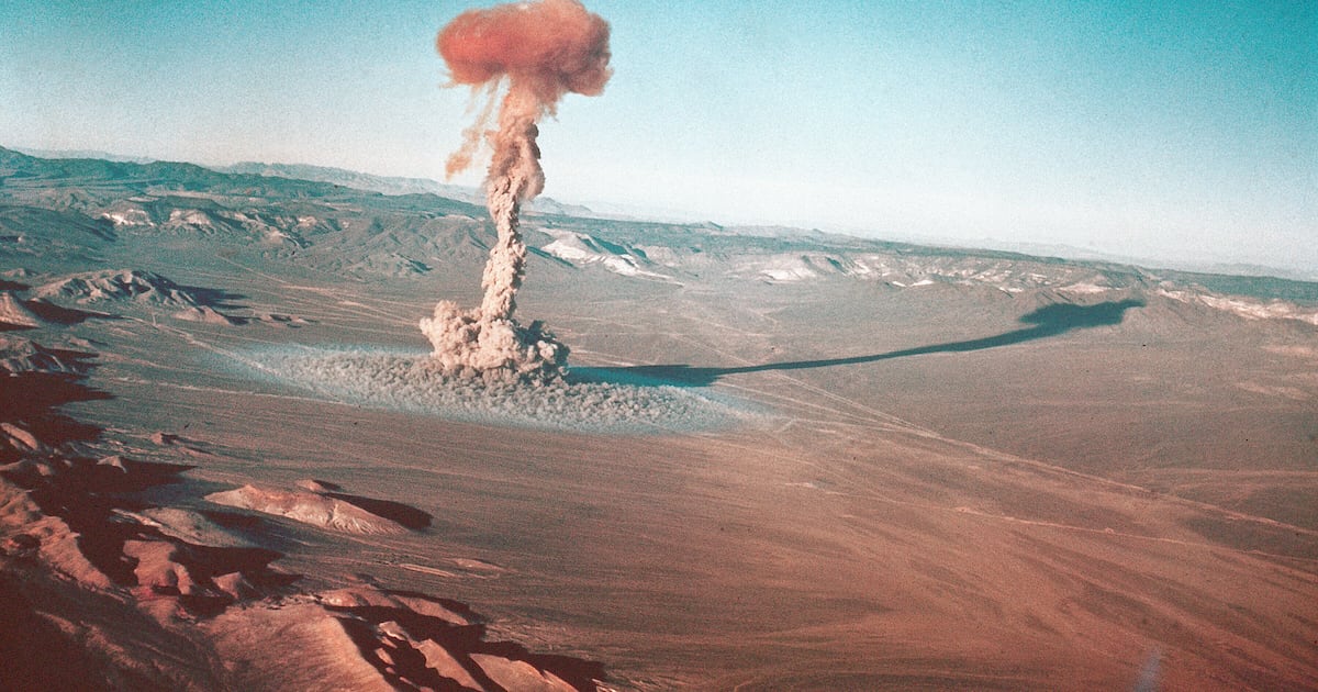 特朗普下令恢复核试验,加剧全球军备竞赛