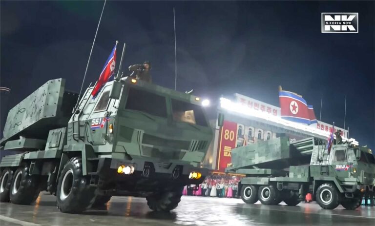 朝鲜展示新型轮式火箭发射系统，模仿美国HIMARS