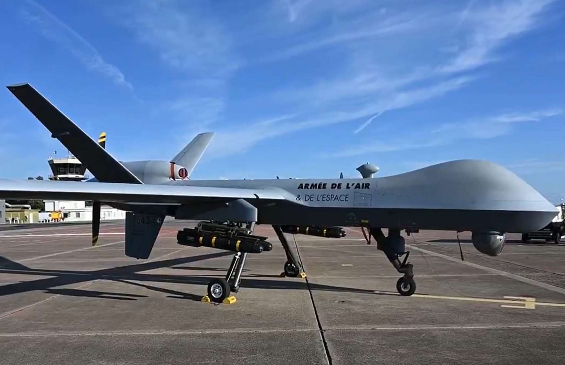 法空军首次在MQ-9无人机上测试美制地狱火导弹