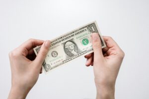 AI理财工具如何改变年轻人的财务规划