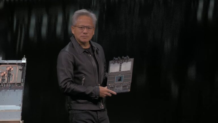 市值直逼5万亿美元!黄仁勋展示下一代超级芯片:客户愿为模型付费,AI产业进入良性循环