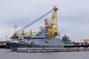 俄“卡拉库尔特”级导弹舰“阿穆尔”号调至波罗的海舰队