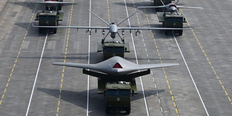 美国新型无人战机将与F-35协同作战