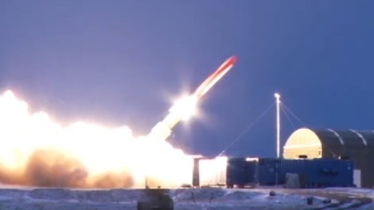 普京宣布成功测试核动力巡航导弹“海燕”