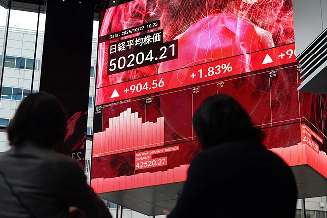 日经指数突破50000，受益于“高市贸易”和AI热潮
