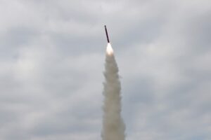 朝鲜试射新型巡航导弹,特朗普访韩期间黄海紧张升级