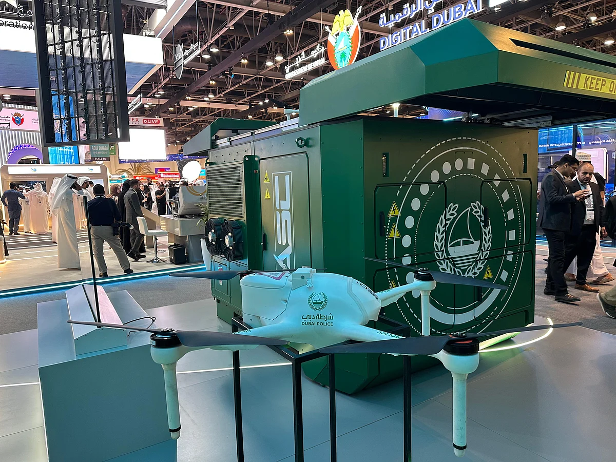 阿联酋在Gitex 2025展示新一代AI技术