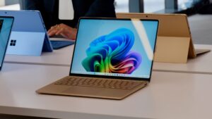 微软宣布将每台Windows 11电脑变成AI电脑