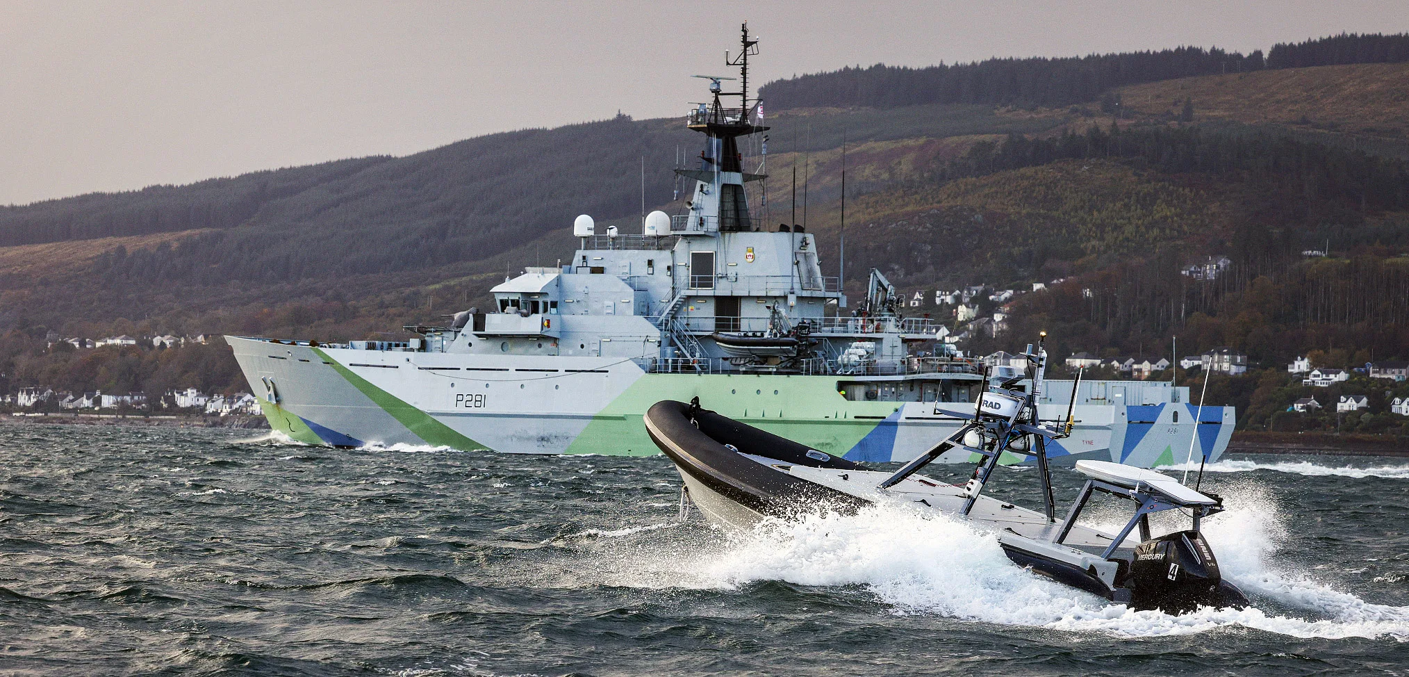 皇家海军测试遥控无人艇群,实现里程碑式突破