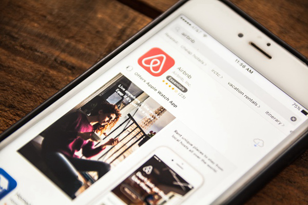 Airbnb暂缓接入ChatGPT，全面升级AI客服系统