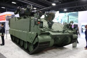 BAE展示AMPV原型，强化反无人机与步兵支援能力