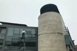 爱丁堡社工试用AI助手，提高报告效率